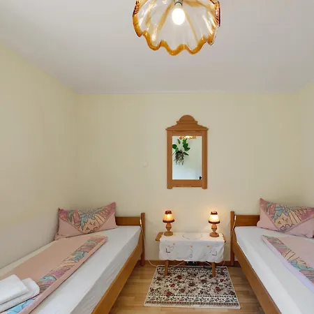 Haus Harter Apartman *